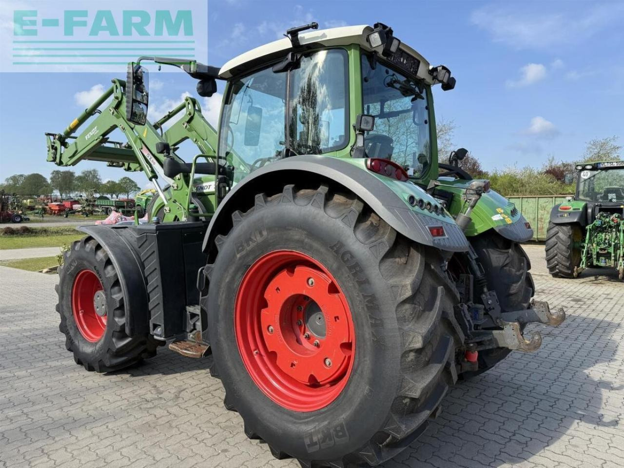 Fendt 724 - Трактор: фото 3 Fendt 724 - Трактор: фото 3