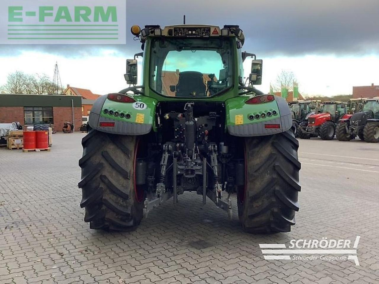 Fendt 724 vario s4 profi plus ProfiPlus - Трактор: фото 4 Fendt 724 vario s4 profi plus ProfiPlus - Трактор: фото 4
