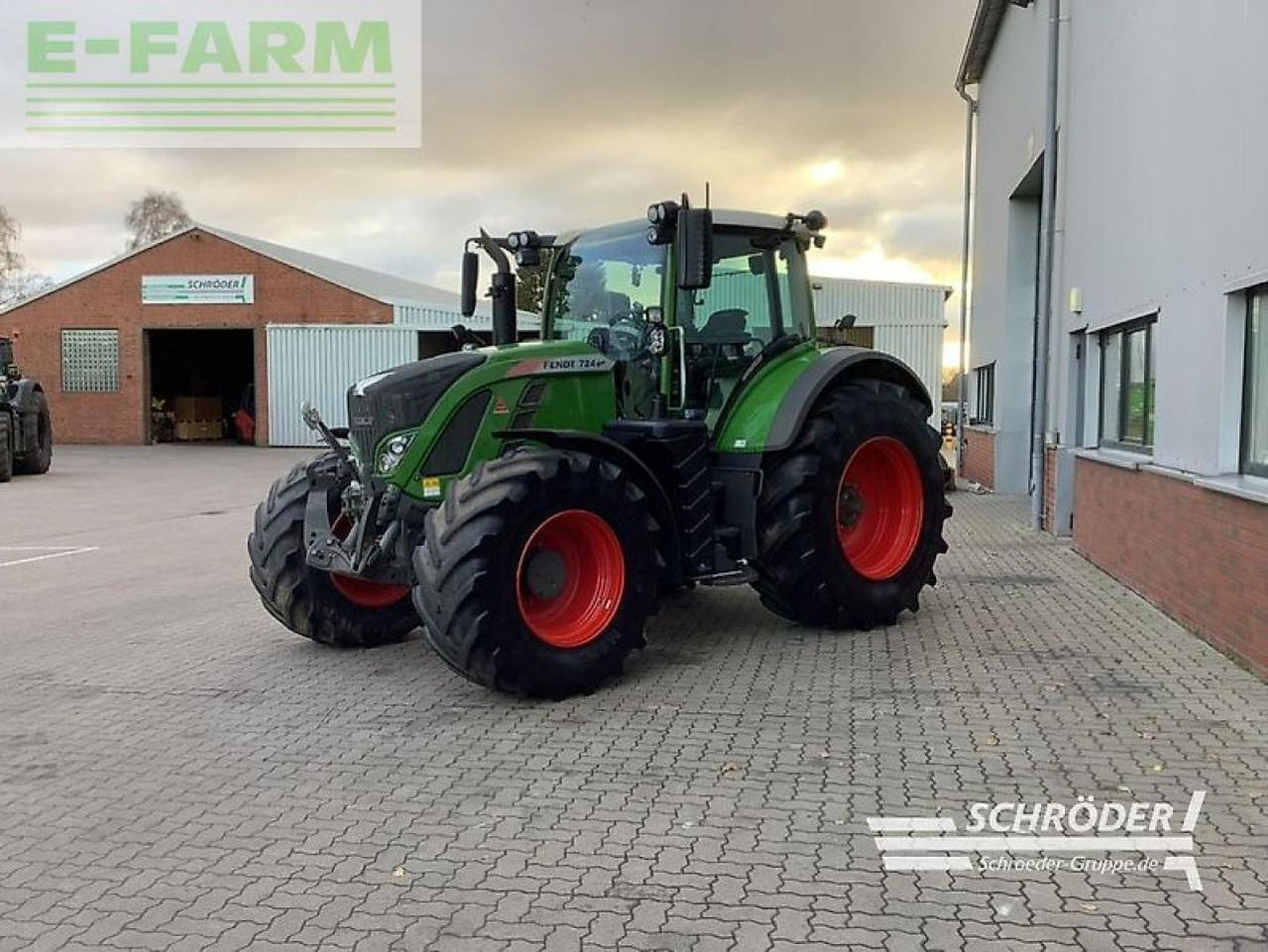 Fendt 724 vario s4 profi plus ProfiPlus - Трактор: фото 3 Fendt 724 vario s4 profi plus ProfiPlus - Трактор: фото 3