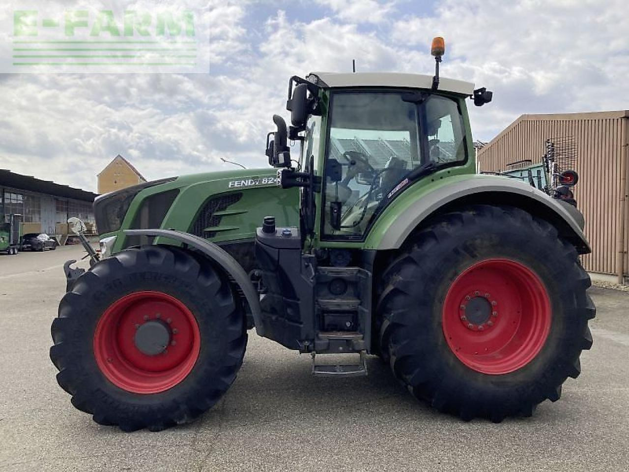 Fendt 824 vario s4 profi plus ProfiPlus - Трактор: фото 3 Fendt 824 vario s4 profi plus ProfiPlus - Трактор: фото 3