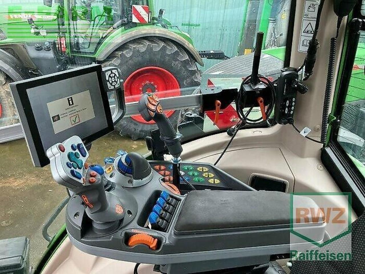 Fendt 826 s4 profi plus gwvl bis 2028 - Трактор: фото 4 Fendt 826 s4 profi plus gwvl bis 2028 - Трактор: фото 4