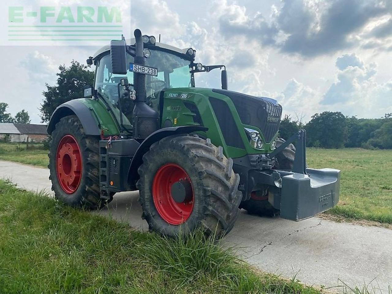 Fendt 826 vario profi plus ProfiPlus - Трактор: фото 3 Fendt 826 vario profi plus ProfiPlus - Трактор: фото 3