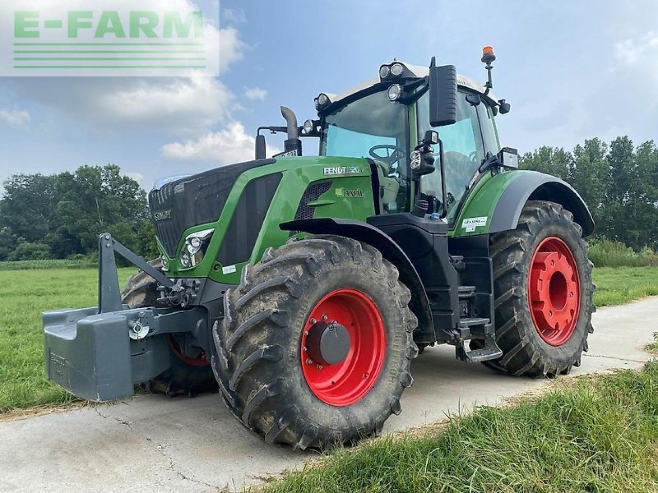 Fendt 826 vario profi plus ProfiPlus - Трактор: фото 1 Fendt 826 vario profi plus ProfiPlus - Трактор: фото 1