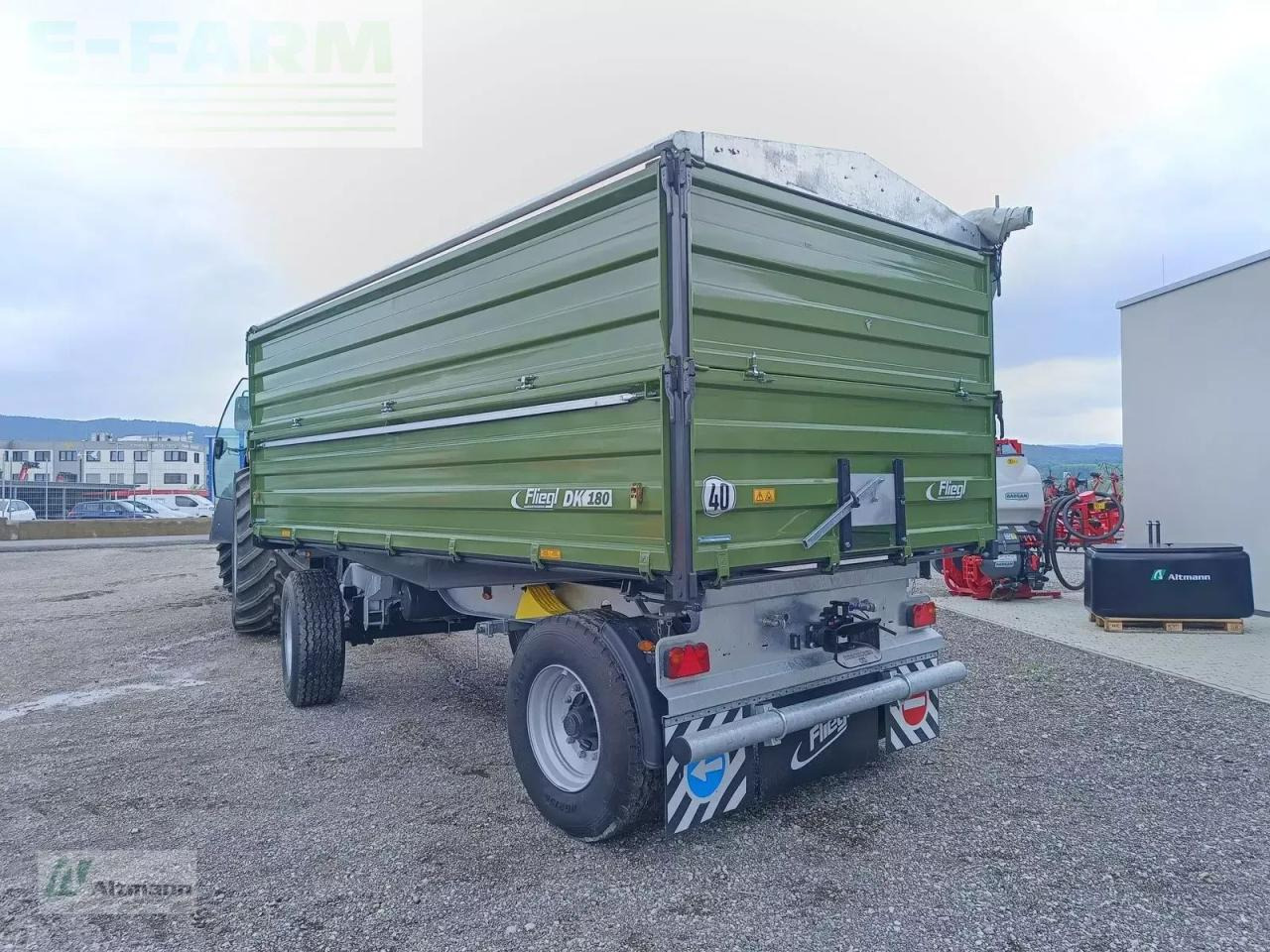 Fliegl dk180 maxum fox - Сельскохозяйственный прицеп-самосвал: фото 2 Fliegl dk180 maxum fox - Сельскохозяйственный прицеп-самосвал: фото 2