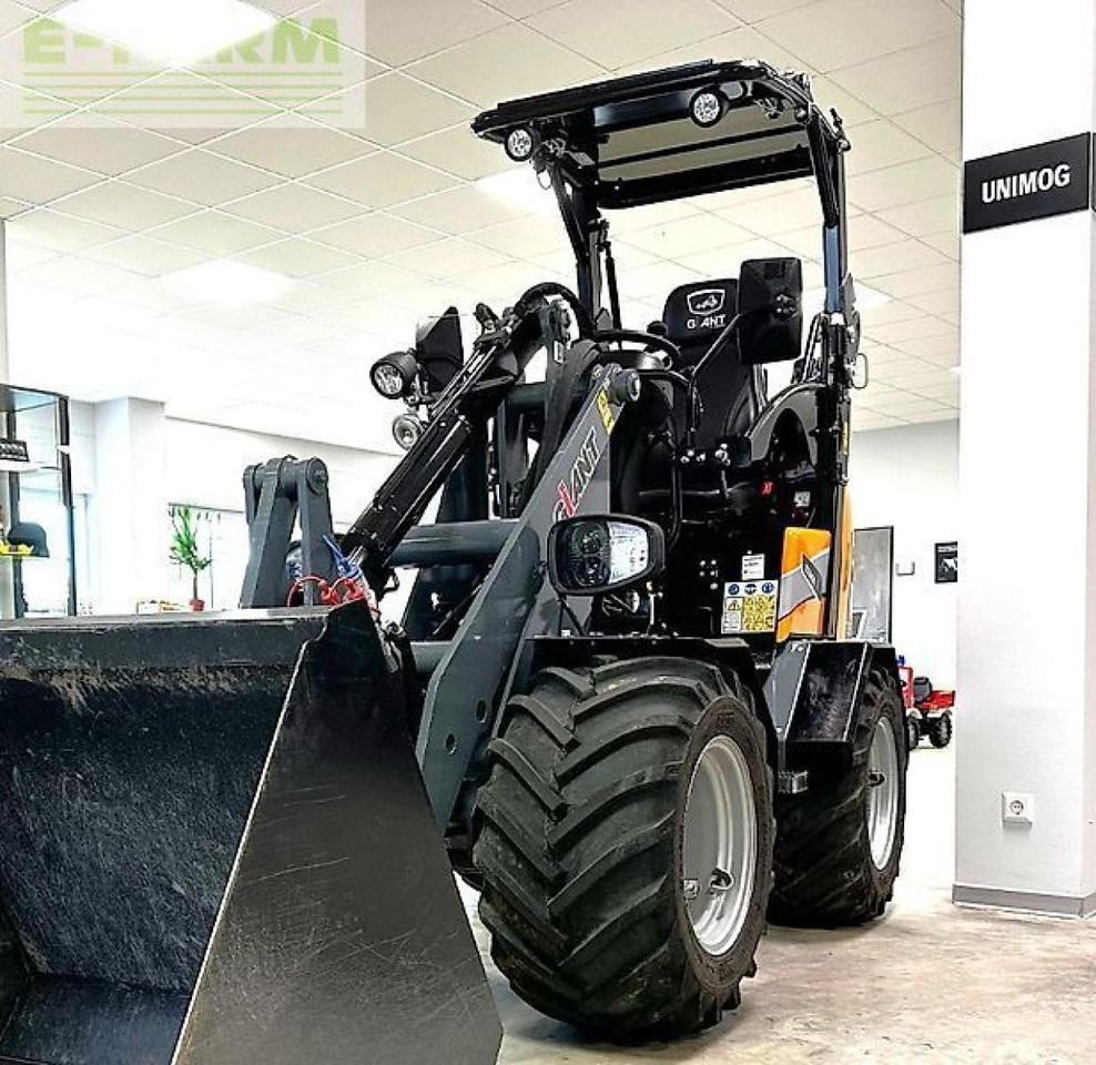 Giant g1500 radlader/hoflader - Мини-экскаватор: фото 3 Giant g1500 radlader/hoflader - Мини-экскаватор: фото 3