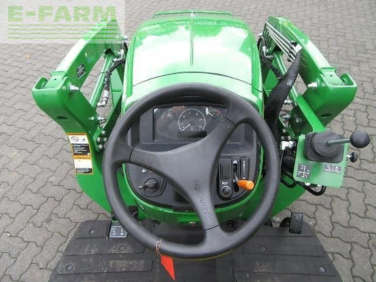 John Deere 3038e 300e - Трактор: фото 4 John Deere 3038e 300e - Трактор: фото 4