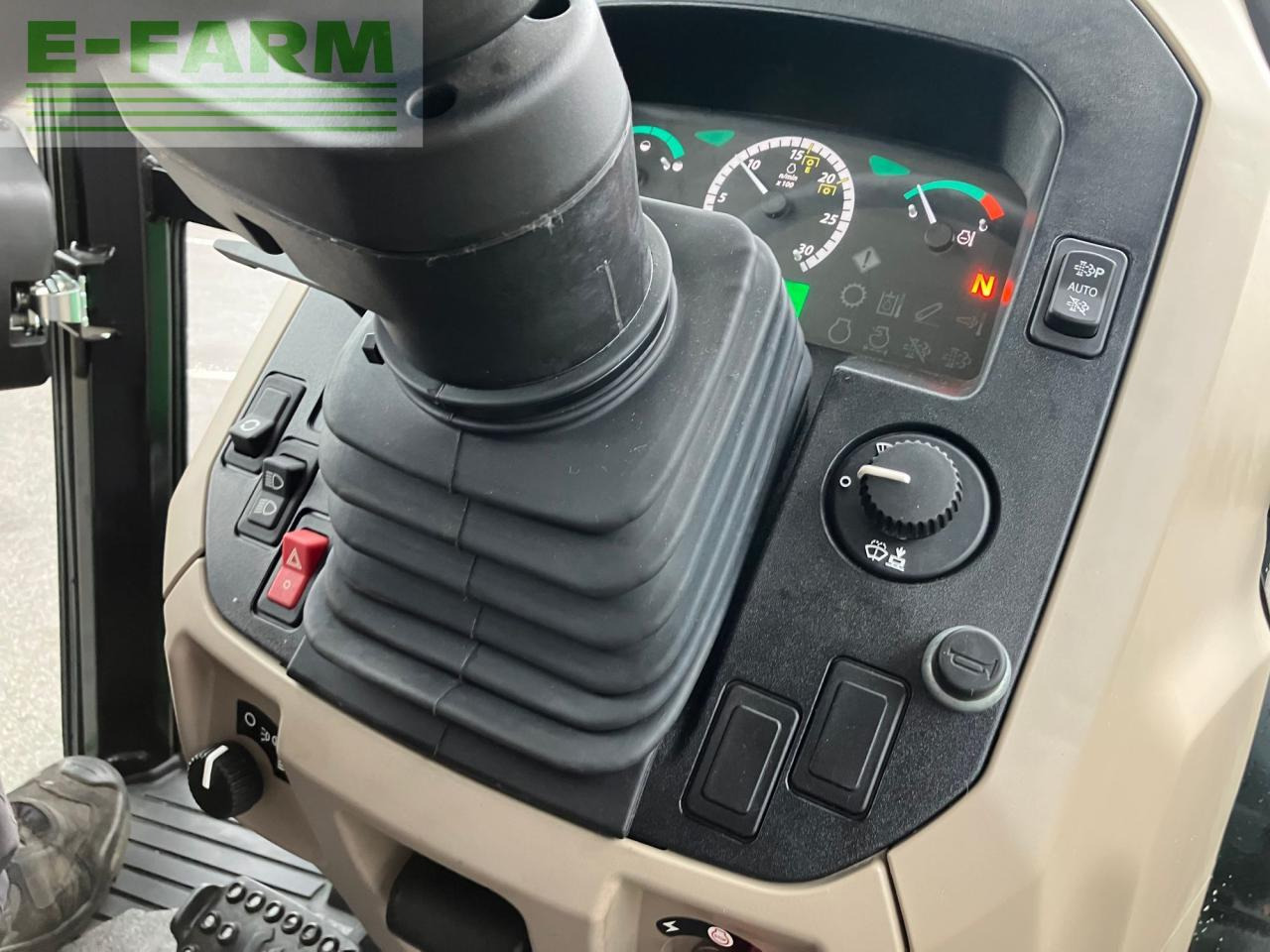 Трактор John Deere 5067E: фото 36