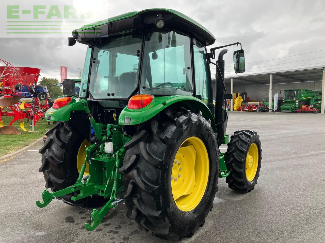 Трактор John Deere 5067E: фото 8