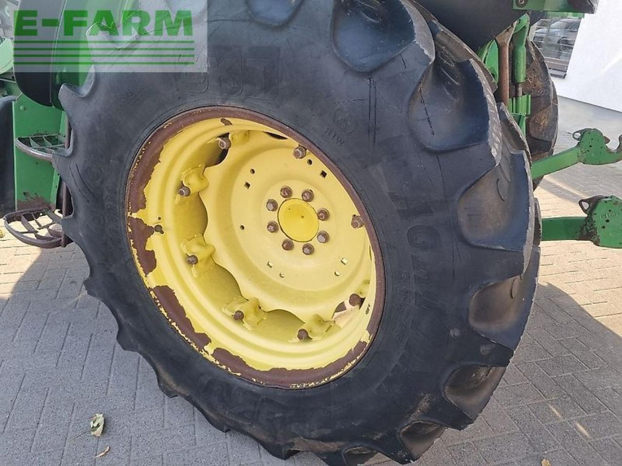 Трактор John Deere 5080m: фото 18