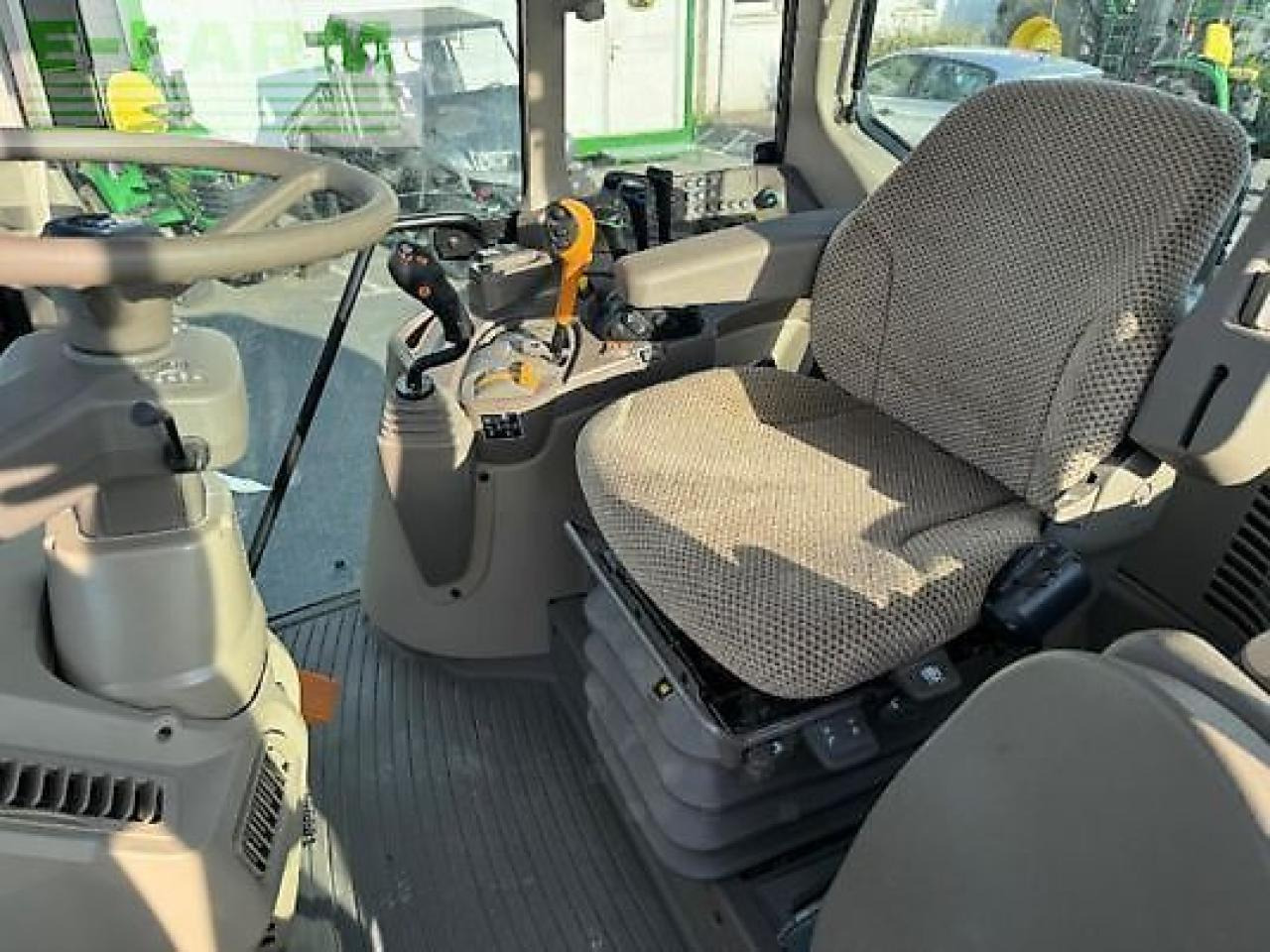 Трактор John Deere 6100m: фото 8 Трактор John Deere 6100m: фото 8