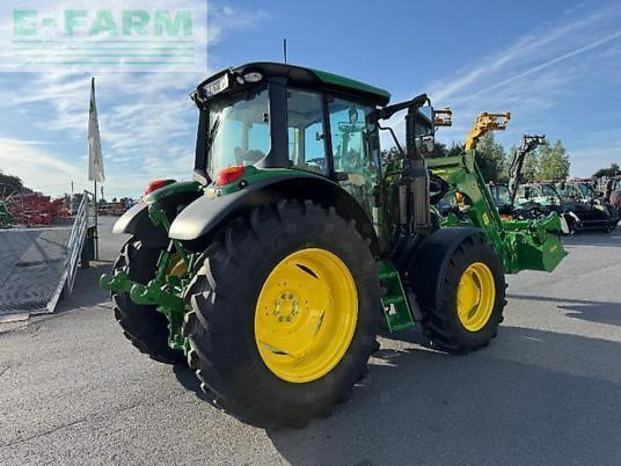 John Deere 6100m - Трактор: фото 4 John Deere 6100m - Трактор: фото 4