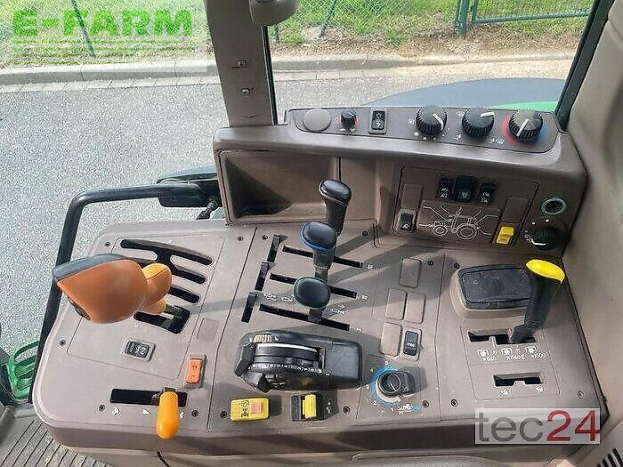Трактор John Deere 6115m: фото 6