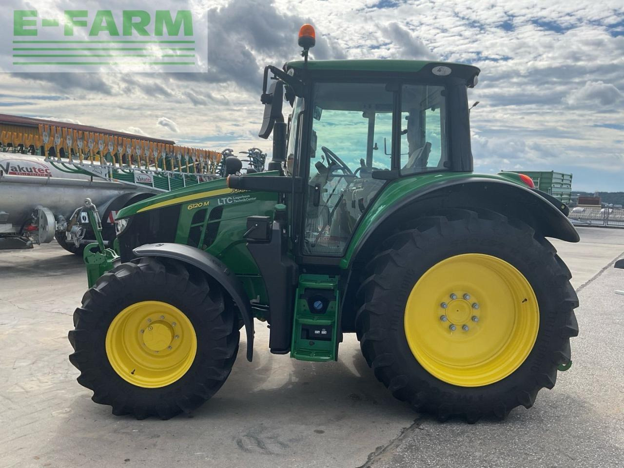 John Deere 6120M - Трактор: фото 2 John Deere 6120M - Трактор: фото 2