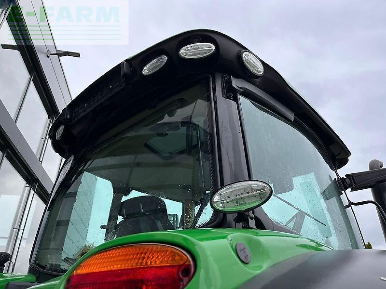 Трактор John Deere 6130r: фото 6