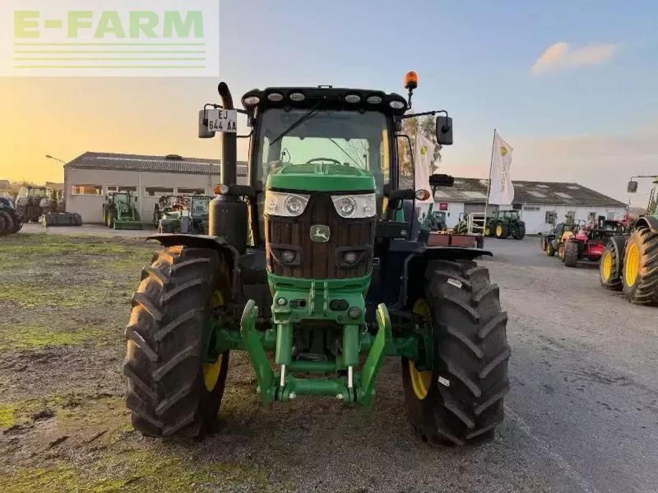 John Deere 6155r - Трактор: фото 2 John Deere 6155r - Трактор: фото 2