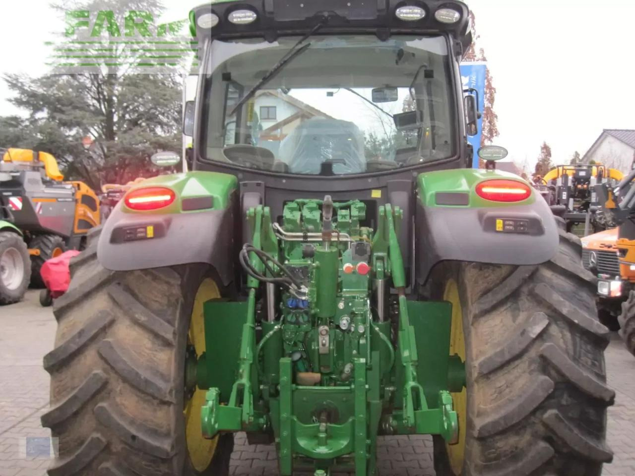 John Deere 6155r - Трактор: фото 3 John Deere 6155r - Трактор: фото 3