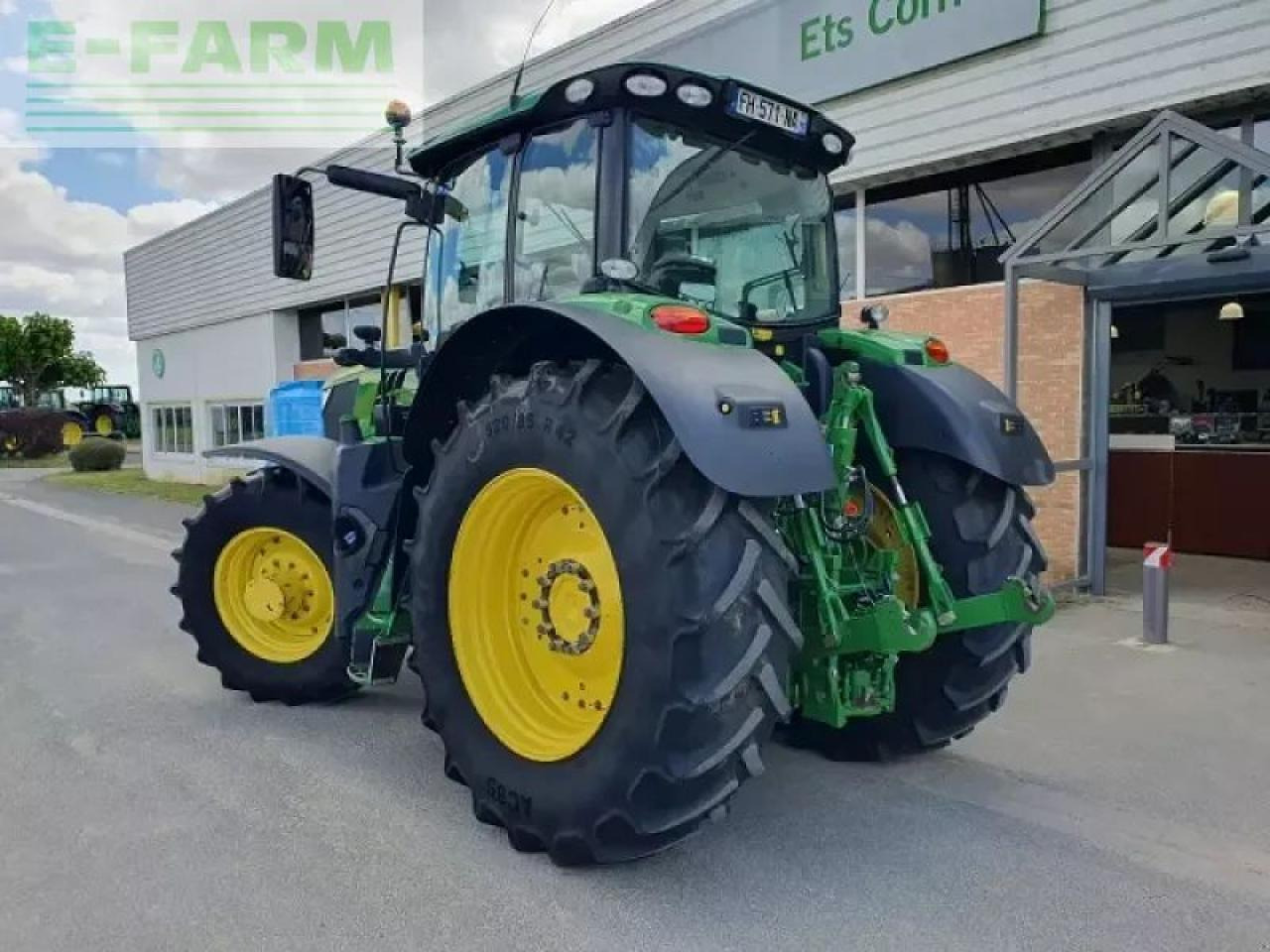 John Deere 6215r - Трактор: фото 4 John Deere 6215r - Трактор: фото 4
