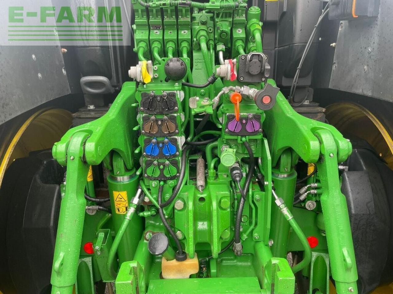 Трактор John Deere 6250r: фото 6