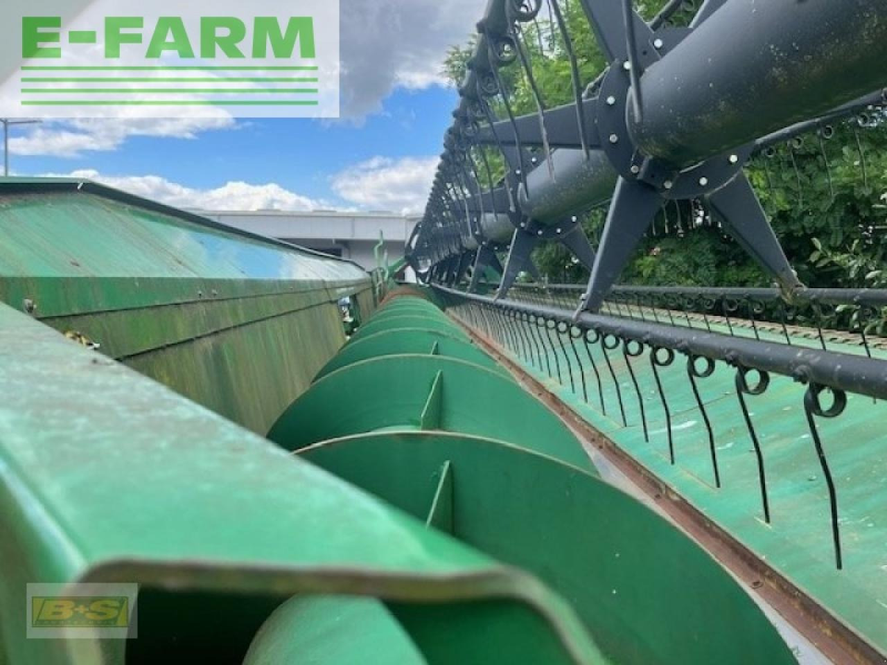 John Deere 635r inkl. rapsvorsatz und wagen - Оборудование для кормоуборочного комбайна: фото 5 John Deere 635r inkl. rapsvorsatz und wagen - Оборудование для кормоуборочного комбайна: фото 5