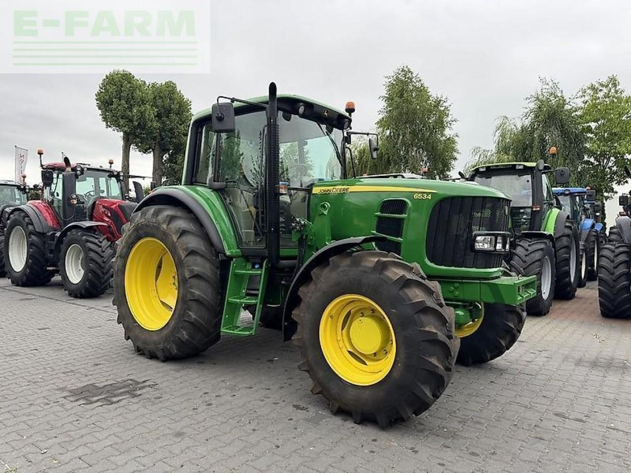 John Deere 6534 - Трактор: фото 4 John Deere 6534 - Трактор: фото 4
