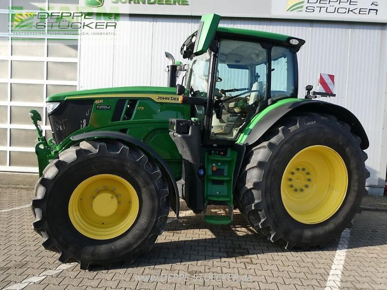 John Deere 6r 175 - Трактор: фото 2 John Deere 6r 175 - Трактор: фото 2