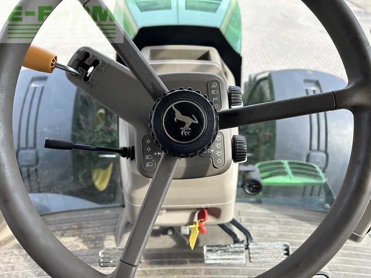 John Deere 7230r - Трактор: фото 4 John Deere 7230r - Трактор: фото 4