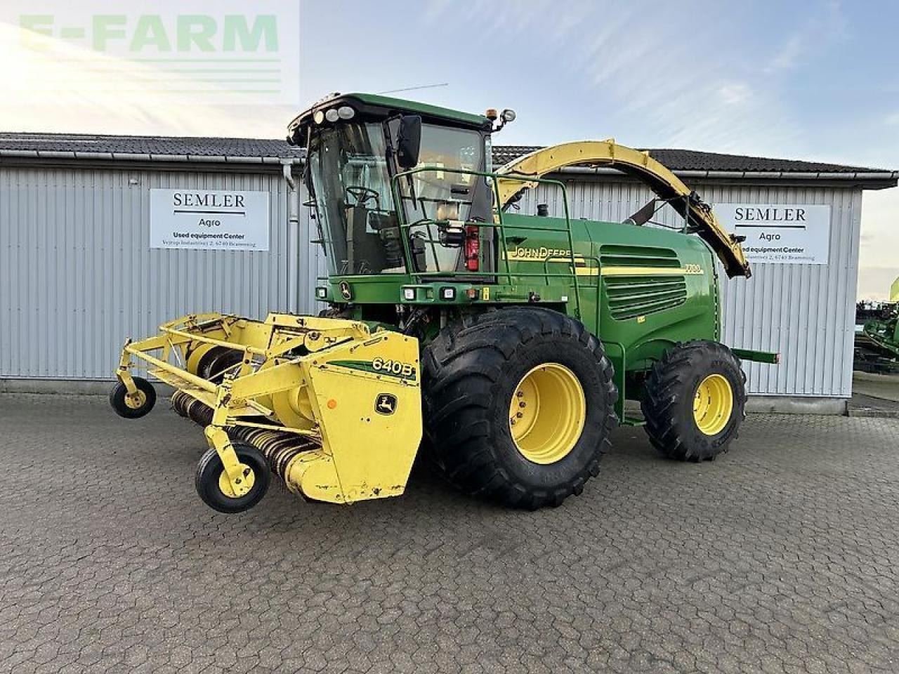 John Deere 7700 - Трактор: фото 1 John Deere 7700 - Трактор: фото 1