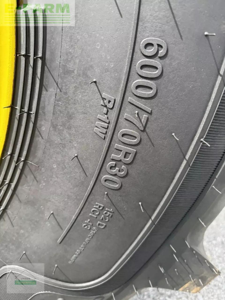 Трактор John Deere 7920: фото 15 Трактор John Deere 7920: фото 15