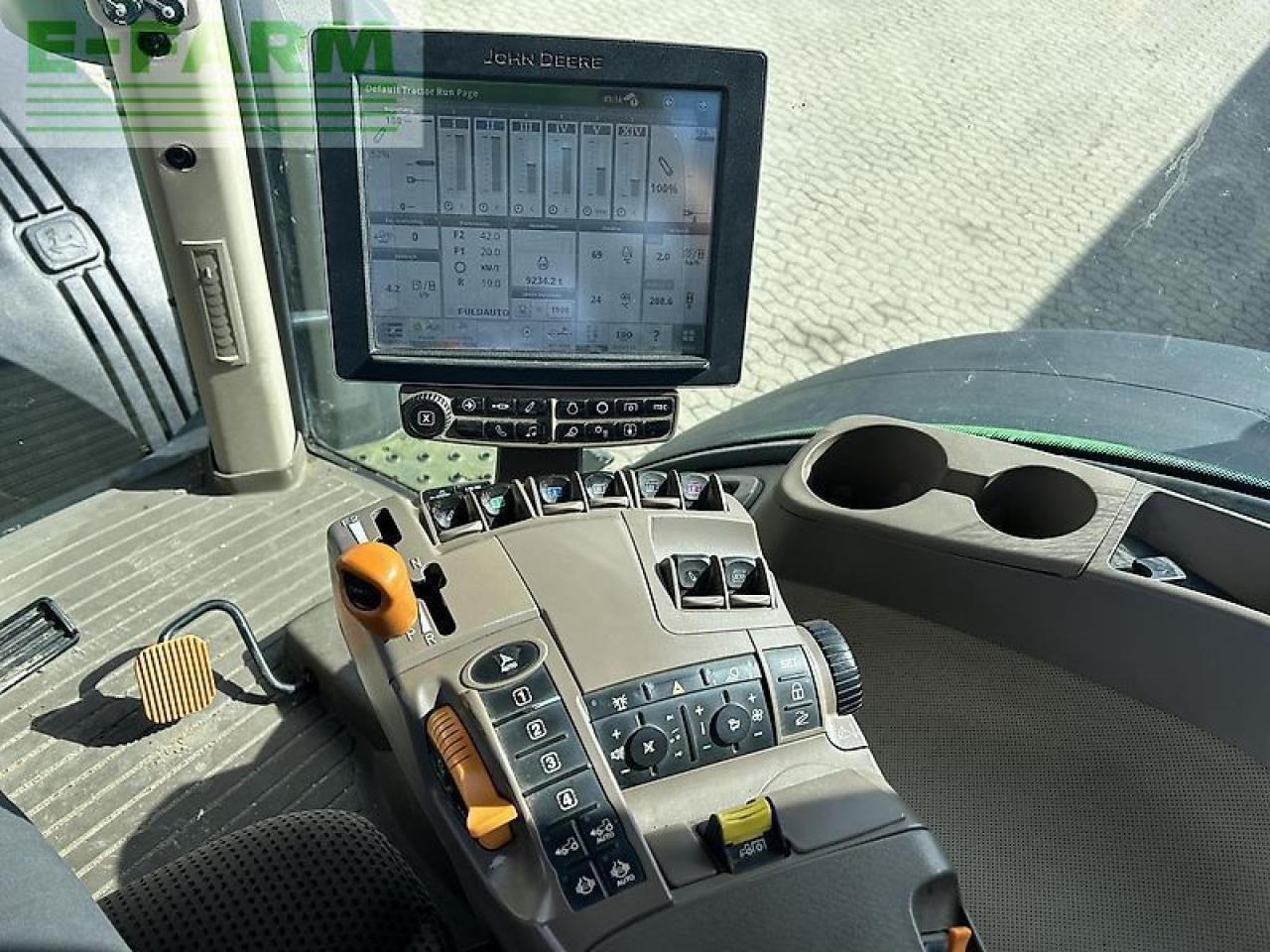 John Deere 8320r - Трактор: фото 3 John Deere 8320r - Трактор: фото 3