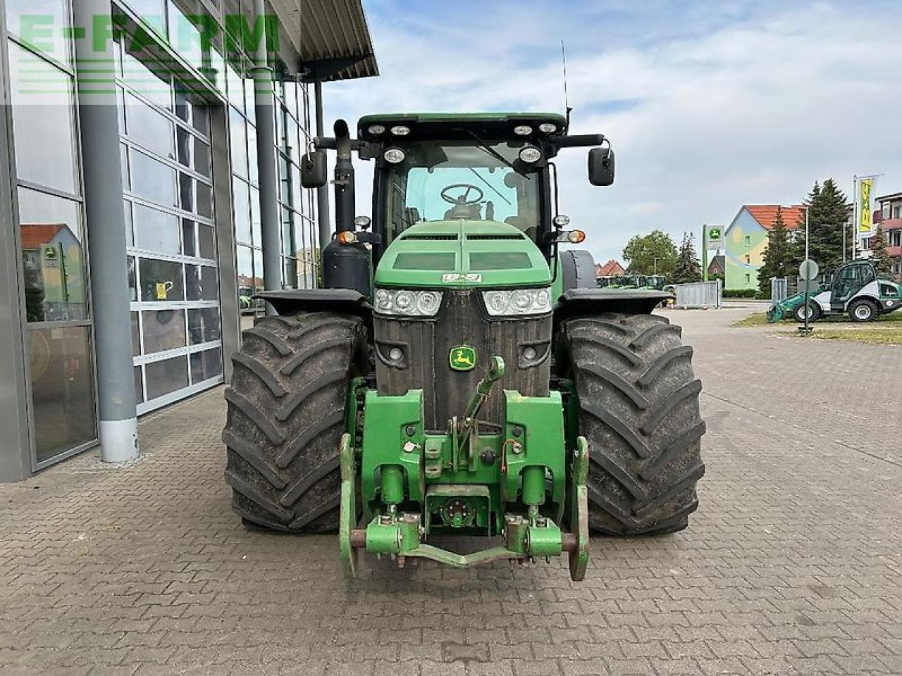 John Deere 8335r - Трактор: фото 3 John Deere 8335r - Трактор: фото 3