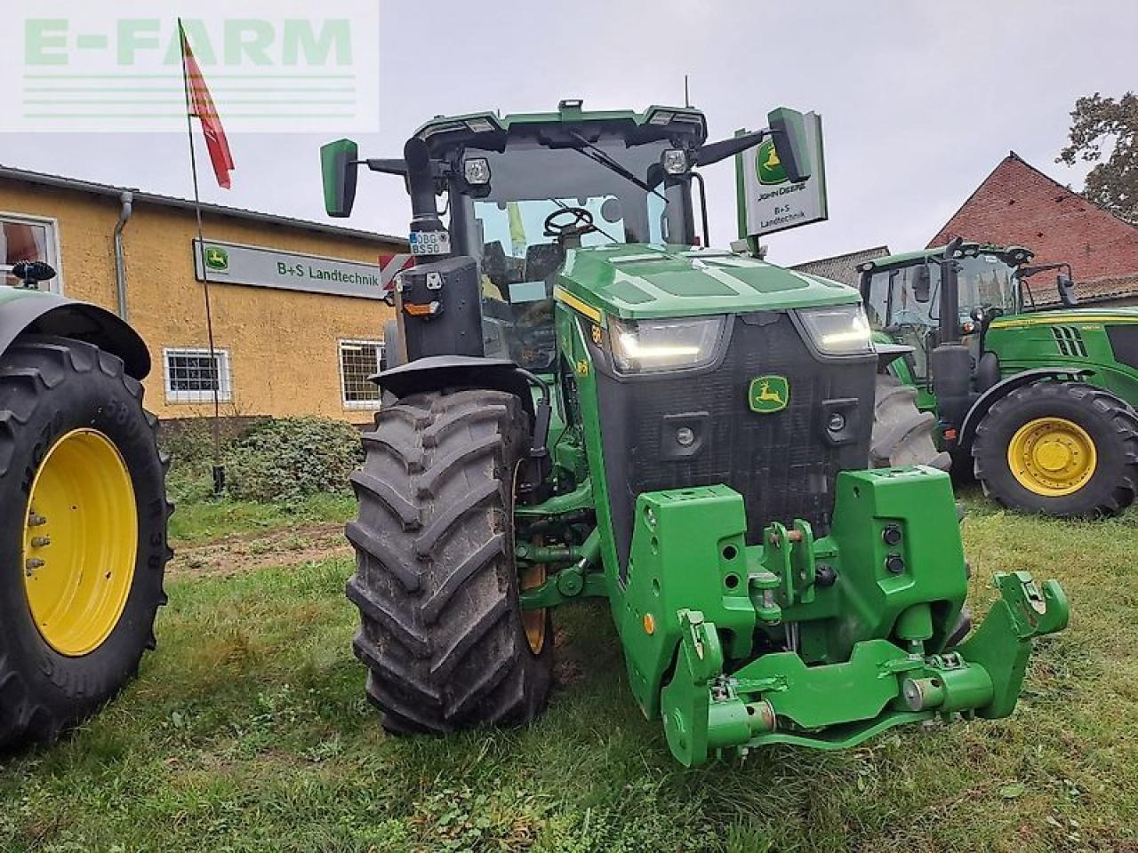 John Deere traktor 8r370 - Трактор: фото 4 John Deere traktor 8r370 - Трактор: фото 4