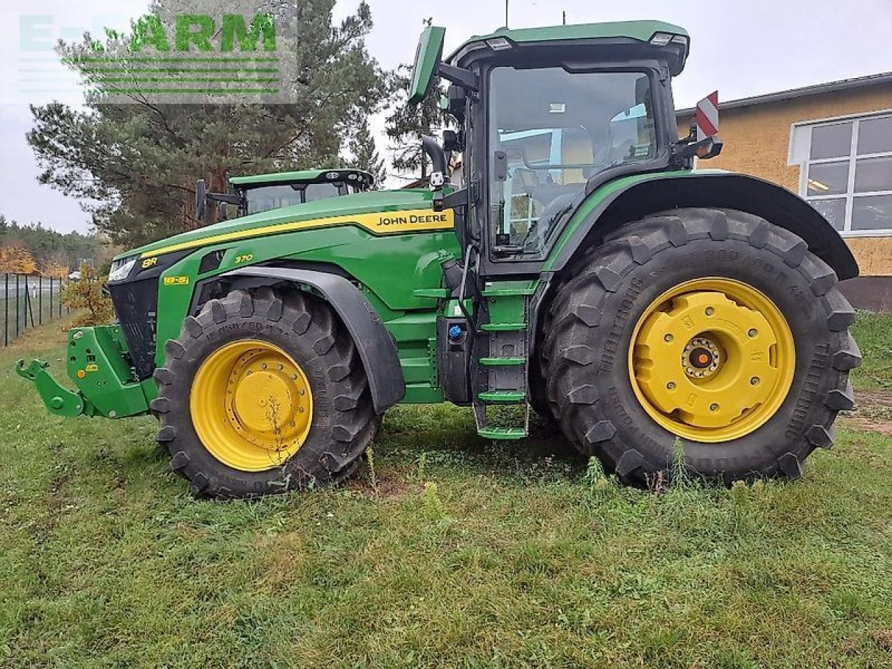 John Deere traktor 8r370 - Трактор: фото 1 John Deere traktor 8r370 - Трактор: фото 1