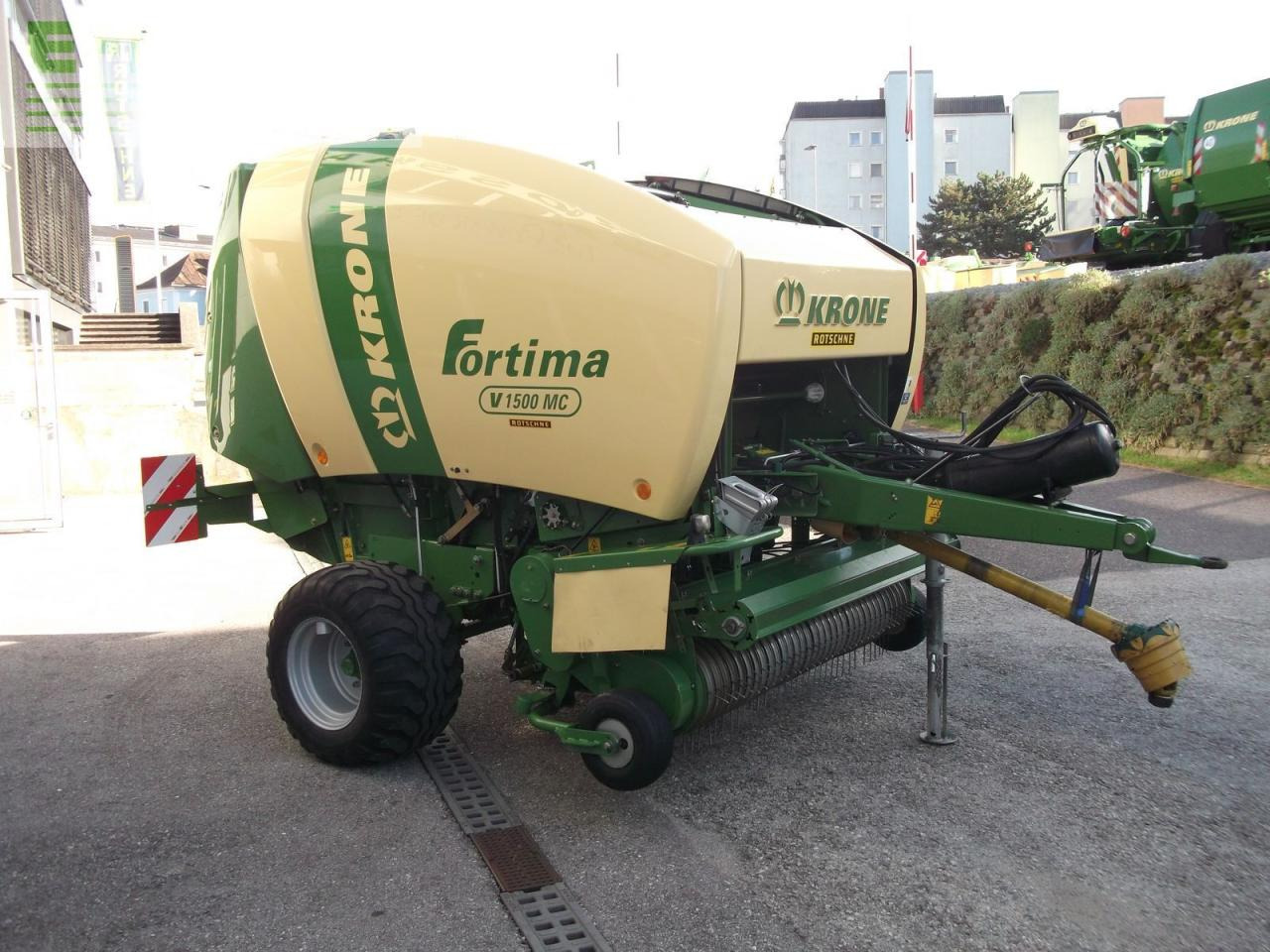 Krone fortima v 1500 multi cut - Пресс-подборщик тюковый: фото 1 Krone fortima v 1500 multi cut - Пресс-подборщик тюковый: фото 1