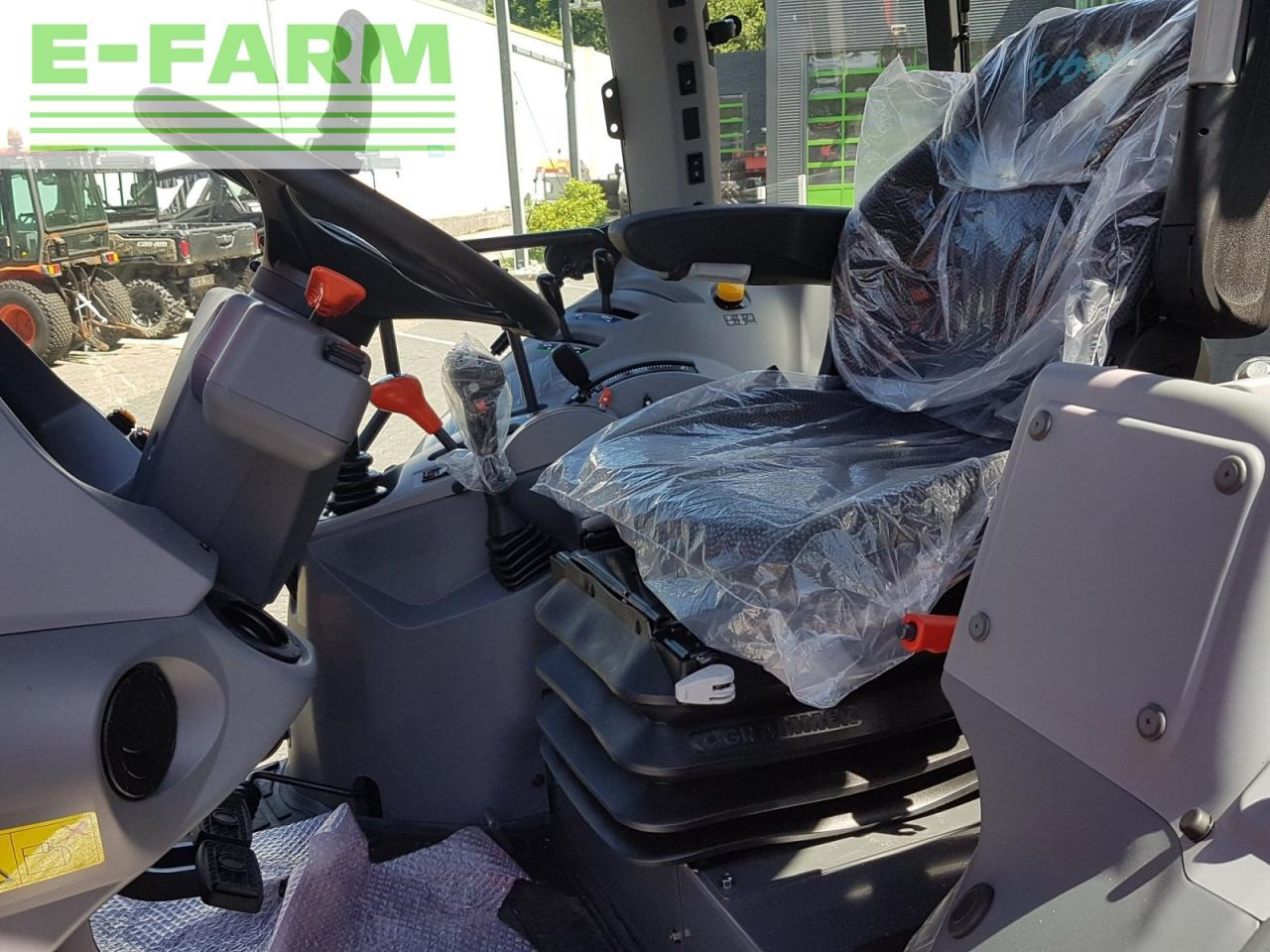 Kubota m4-073 cab demomaschine - Трактор: фото 5 Kubota m4-073 cab demomaschine - Трактор: фото 5