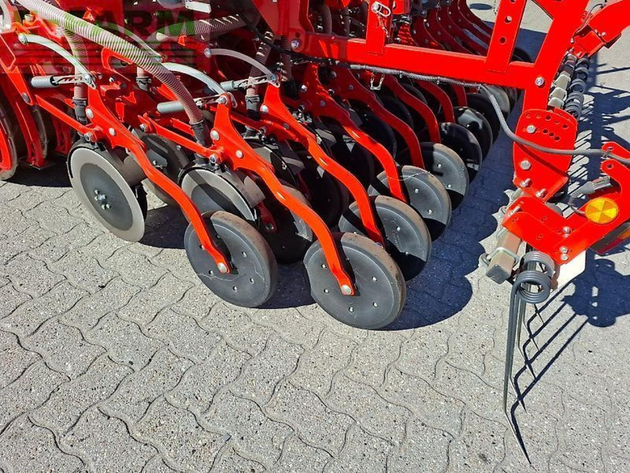 Kuhn drillkombination venta 3030 + kreiselegge hr 3030 - Сеялка: фото 2 Kuhn drillkombination venta 3030 + kreiselegge hr 3030 - Сеялка: фото 2