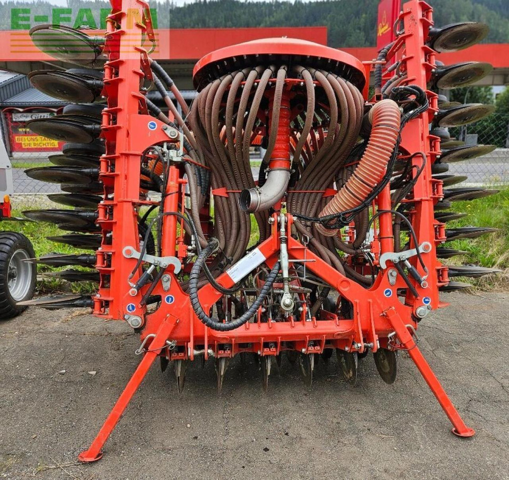 Kuhn hr5004dr+btfr5000-40dd+tf1512 - Посевной комплекс: фото 5 Kuhn hr5004dr+btfr5000-40dd+tf1512 - Посевной комплекс: фото 5