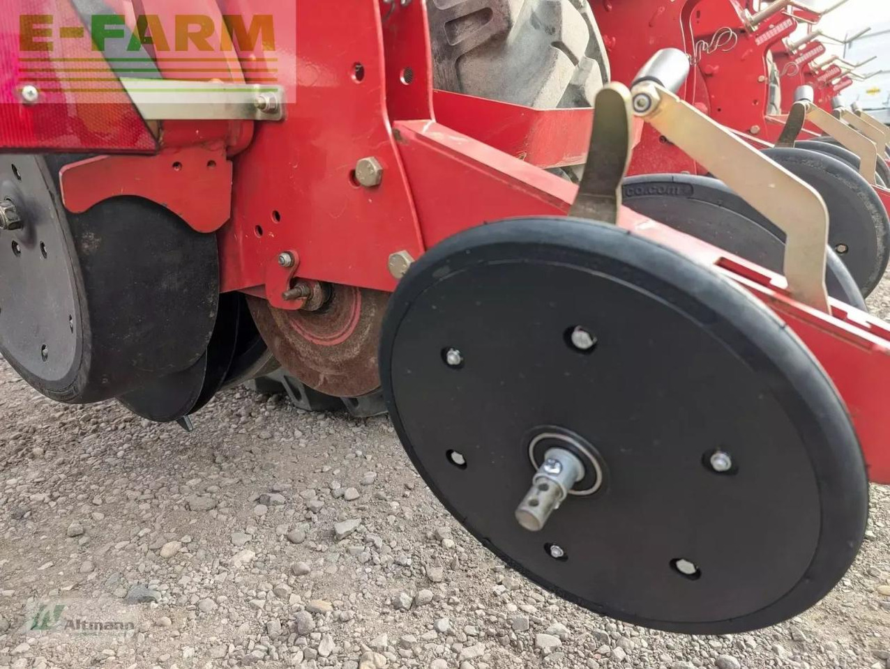 Kverneland optima tf profi 8reihig, mikrogranulatstreuer - Сеялка точного высева: фото 5 Kverneland optima tf profi 8reihig, mikrogranulatstreuer - Сеялка точного высева: фото 5