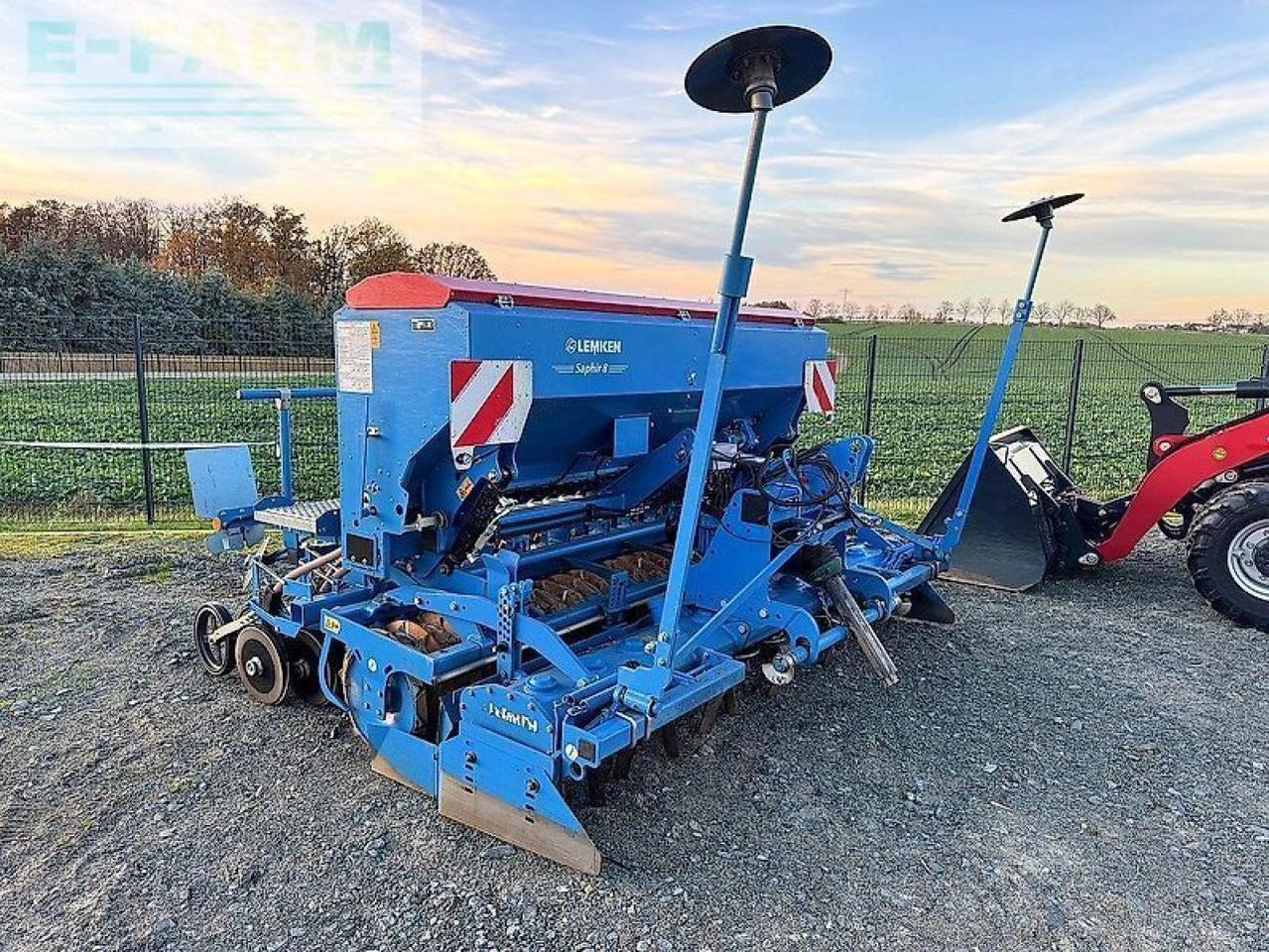 Lemken saphir 8 / 300 ds + zirkon 8 / 300 - Сеялка: фото 1 Lemken saphir 8 / 300 ds + zirkon 8 / 300 - Сеялка: фото 1