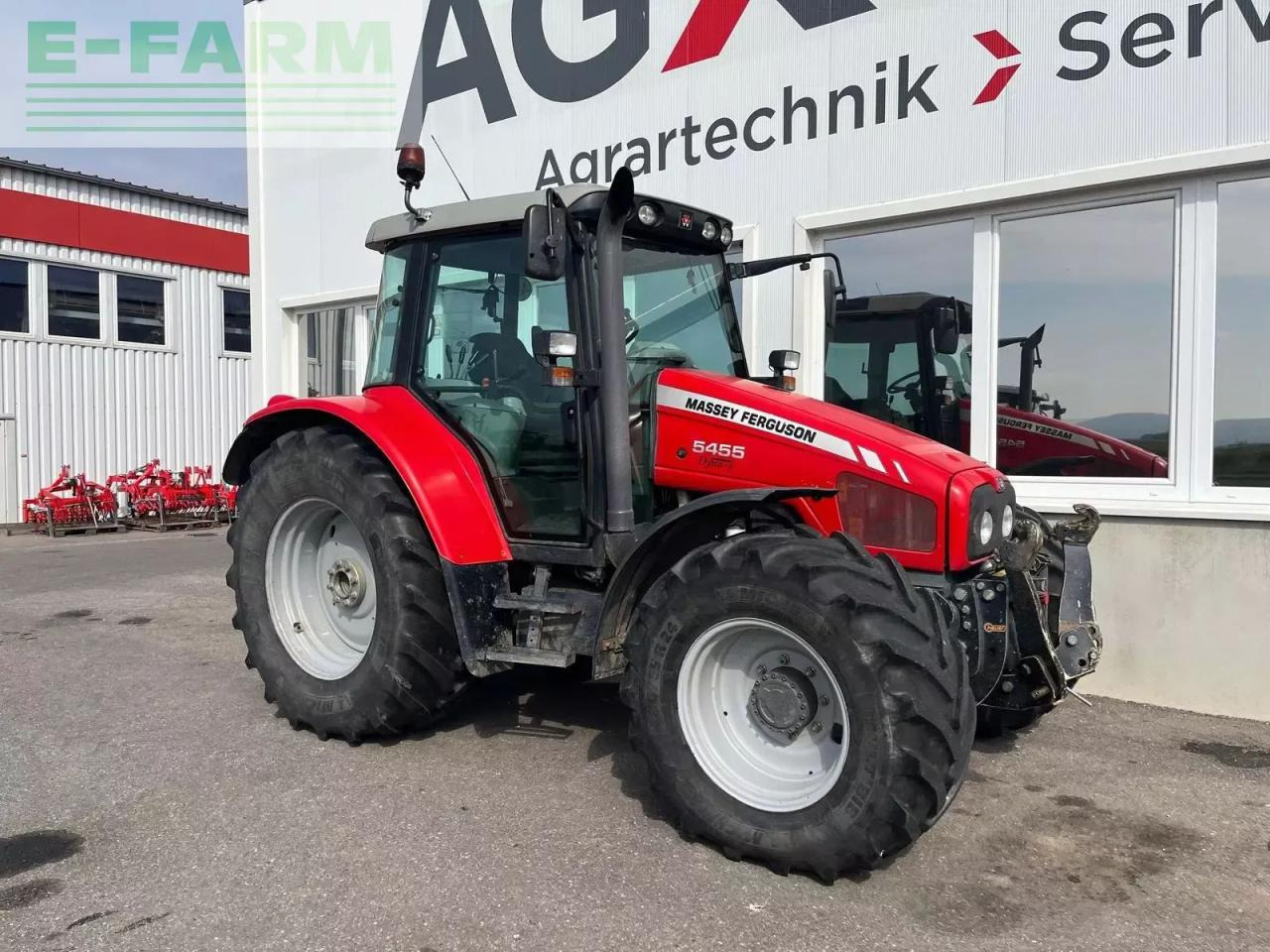 Massey Ferguson 5455-4 standard Standard - Трактор: фото 1 Massey Ferguson 5455-4 standard Standard - Трактор: фото 1
