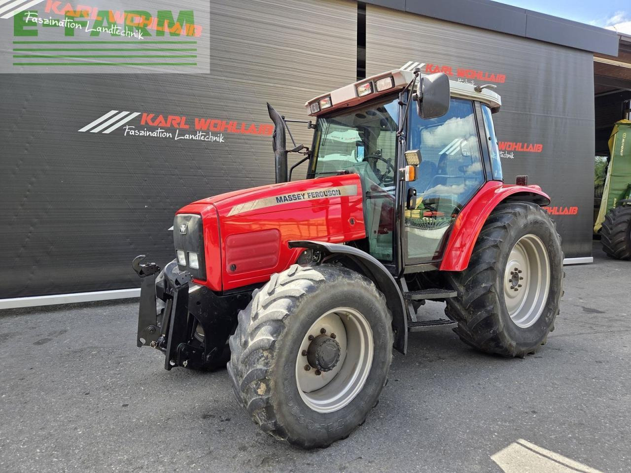 Massey Ferguson 6235-4 - Трактор: фото 2 Massey Ferguson 6235-4 - Трактор: фото 2
