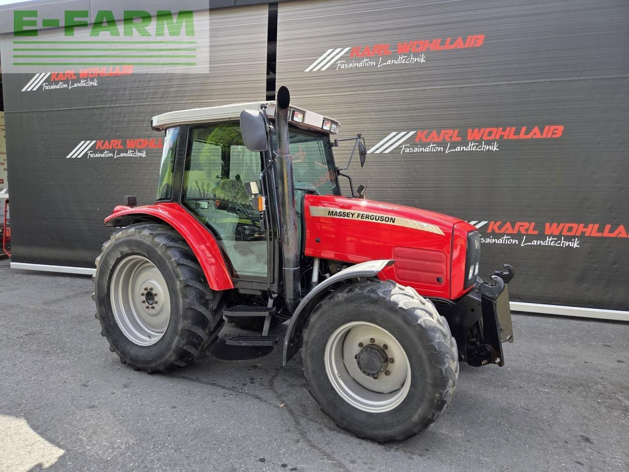 Massey Ferguson 6235-4 - Трактор: фото 1 Massey Ferguson 6235-4 - Трактор: фото 1