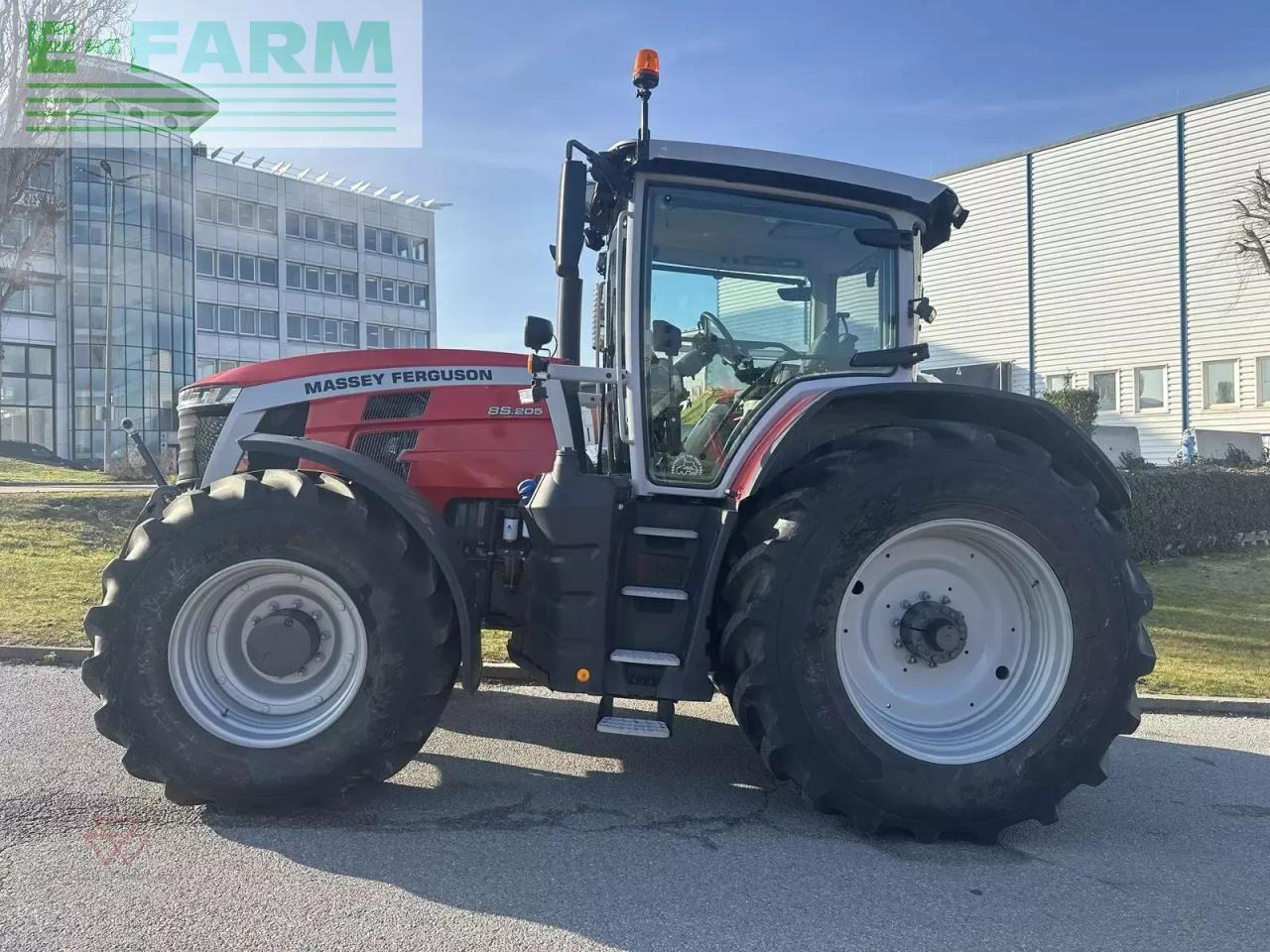 Massey Ferguson mf 8s.205 - Трактор: фото 4 Massey Ferguson mf 8s.205 - Трактор: фото 4