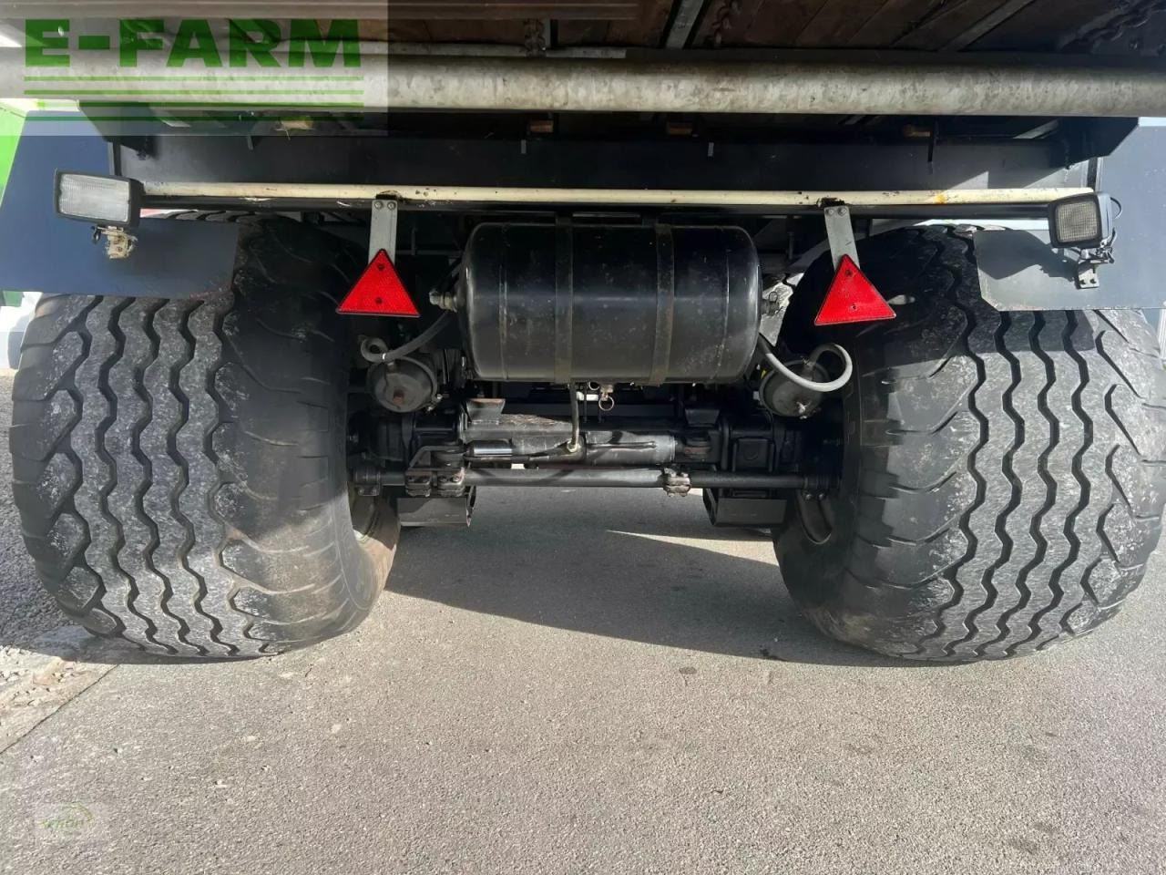 Самозагружающийся прицеп Mengele rotobull 6000/2 mit 700/45-22,5 bereifung und nachlauflenkung: фото 6 Самозагружающийся прицеп Mengele rotobull 6000/2 mit 700/45-22,5 bereifung und nachlauflenkung: фото 6