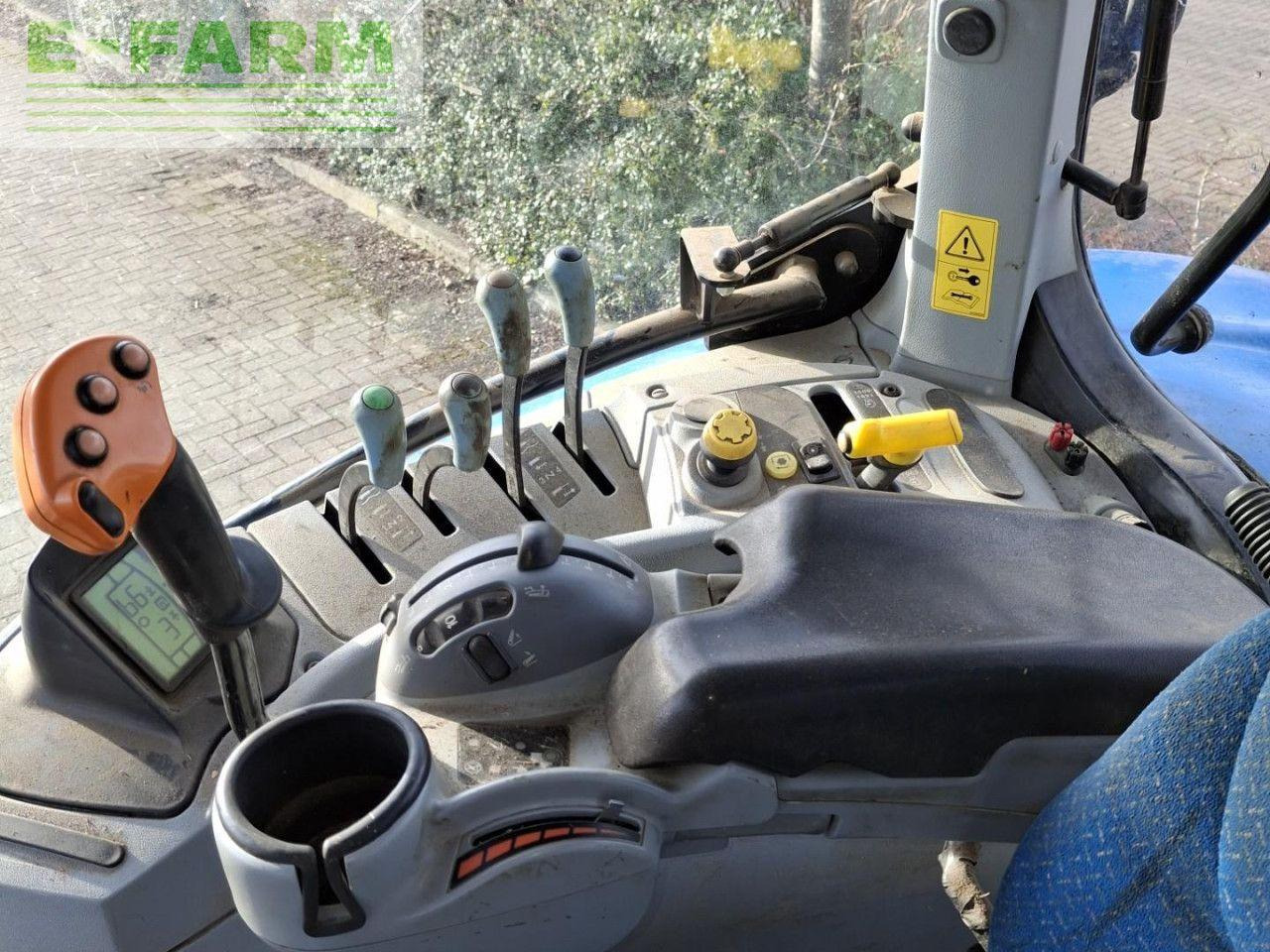 New Holland T7 200 - Трактор: фото 5 New Holland T7 200 - Трактор: фото 5