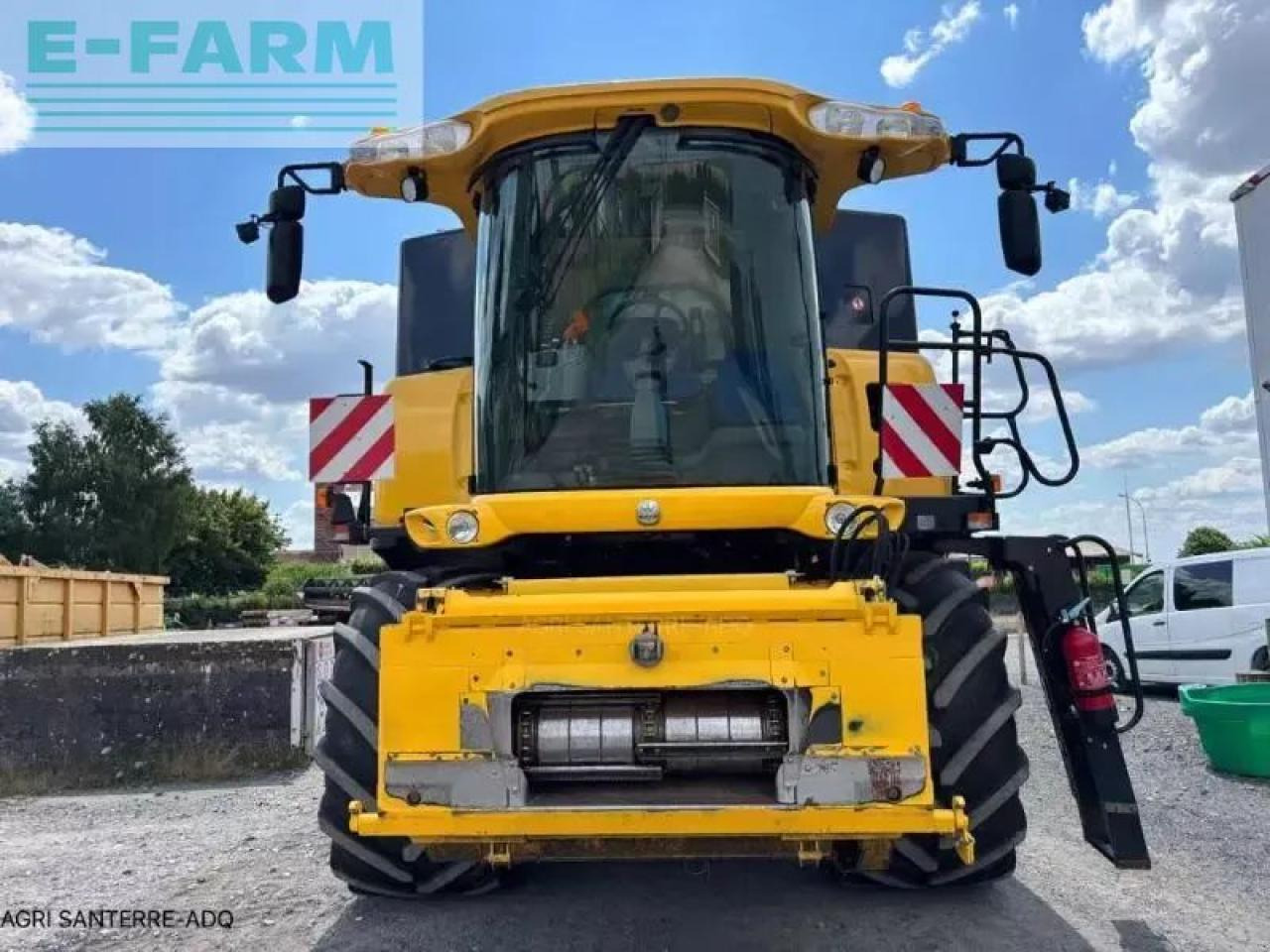 New Holland cr 8070 - Зерноуборочный комбайн: фото 2 New Holland cr 8070 - Зерноуборочный комбайн: фото 2