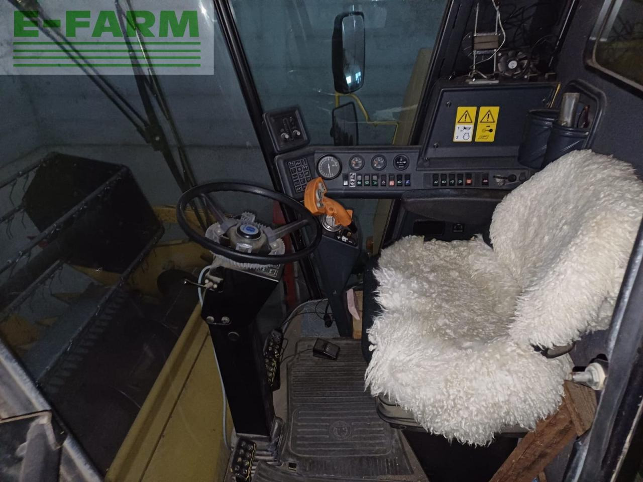 New Holland new holland tc 56 - Зерноуборочный комбайн: фото 4 New Holland new holland tc 56 - Зерноуборочный комбайн: фото 4