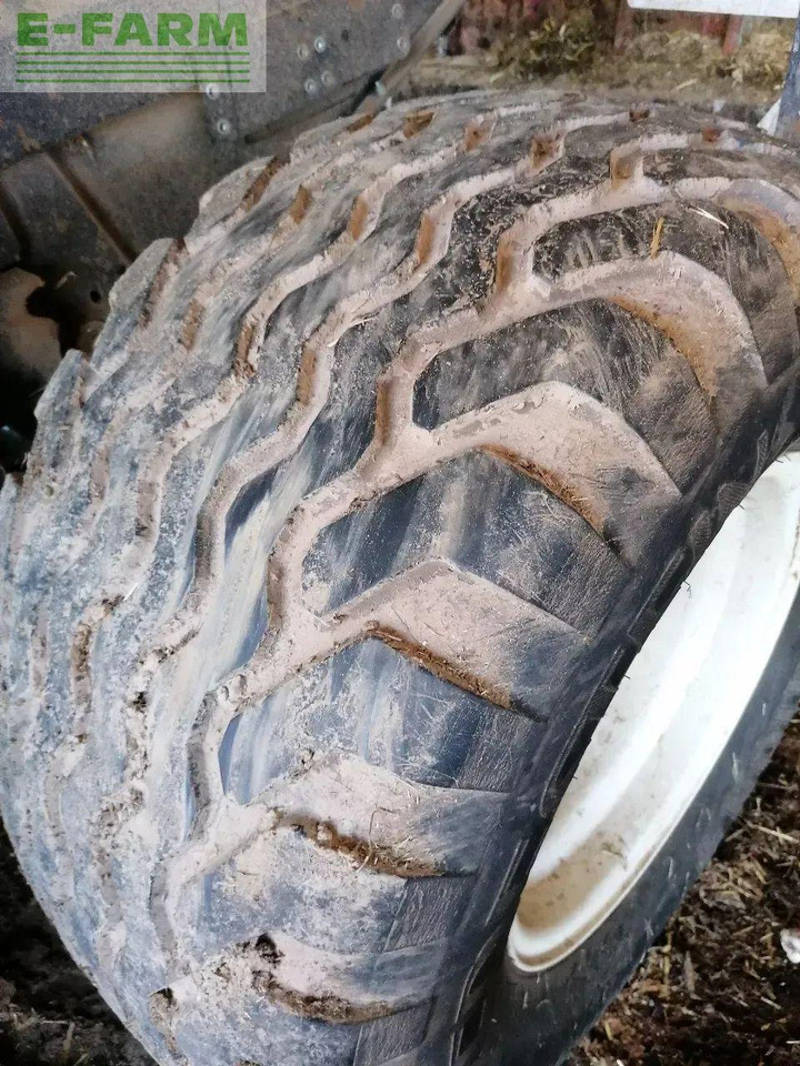 New Holland roll belt 150 superfeed - Пресс-подборщик тюковый: фото 5 New Holland roll belt 150 superfeed - Пресс-подборщик тюковый: фото 5