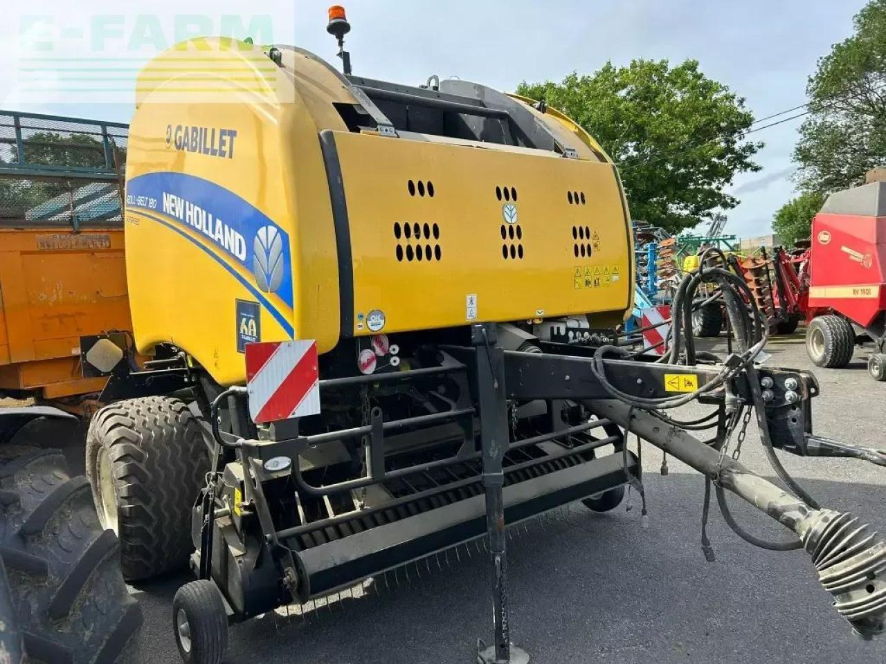 New Holland roll-belt180 - Пресс-подборщик тюковый: фото 2 New Holland roll-belt180 - Пресс-подборщик тюковый: фото 2