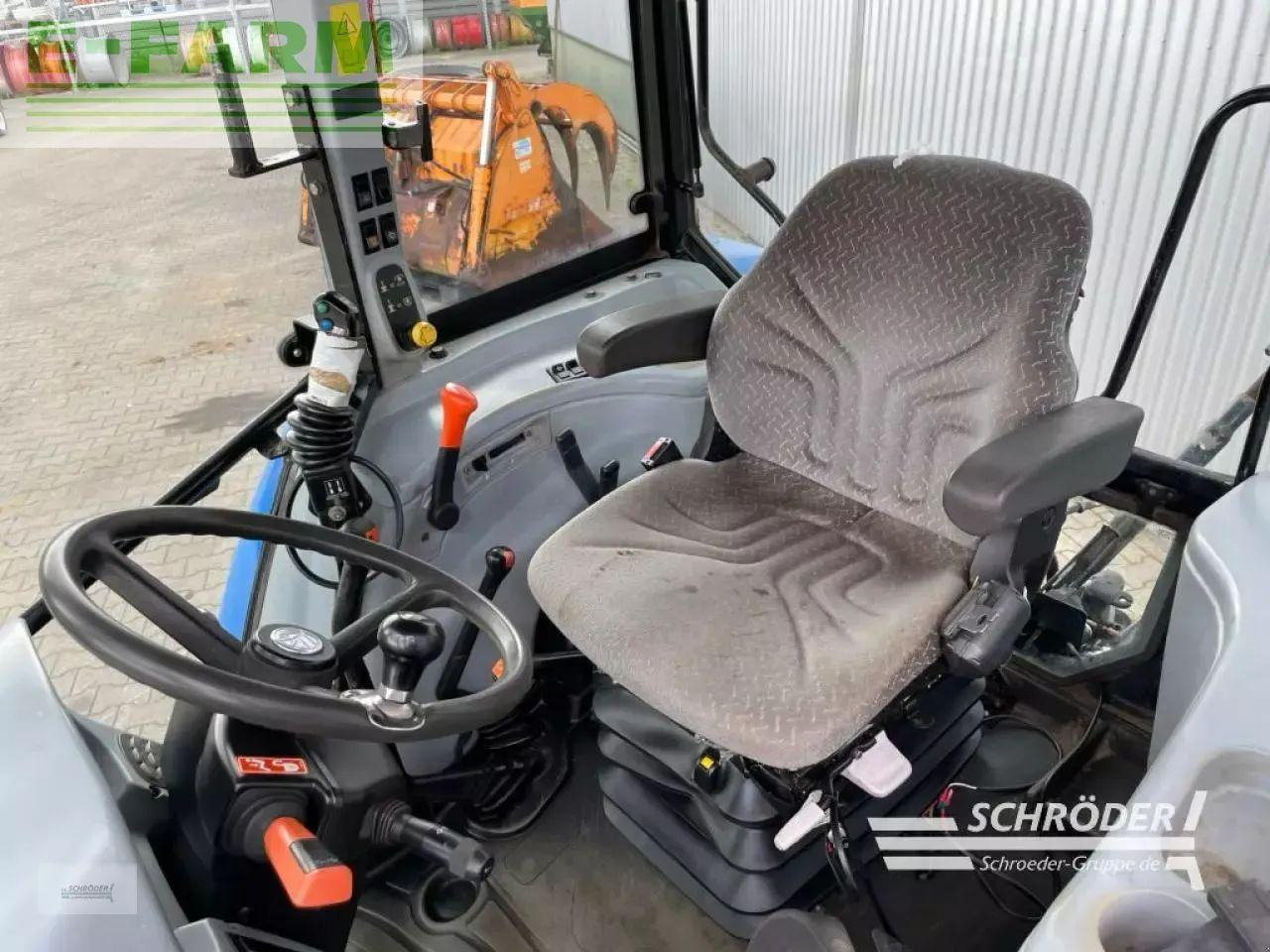 Трактор New Holland t 5050: фото 10