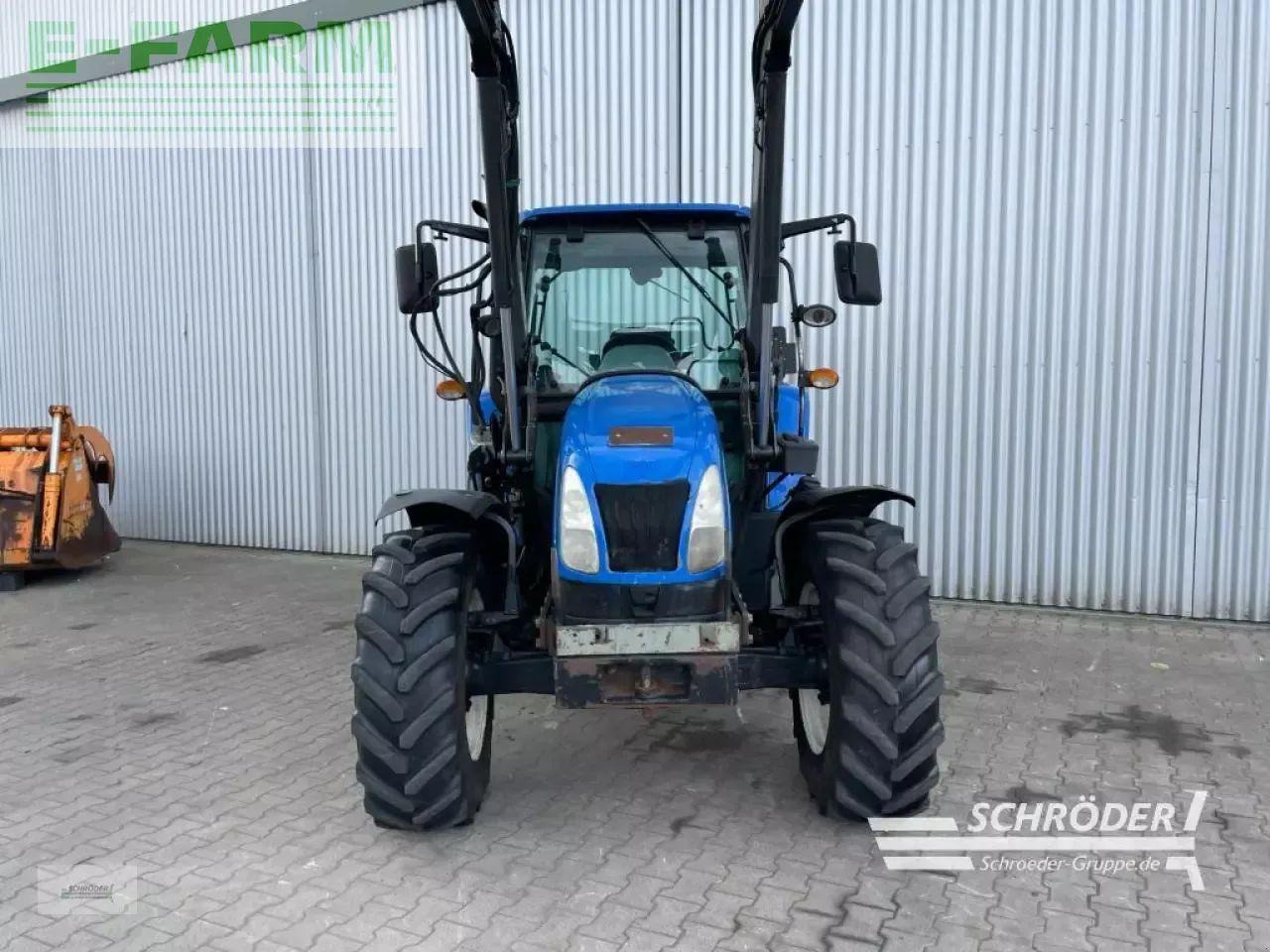 Трактор New Holland t 5050: фото 6